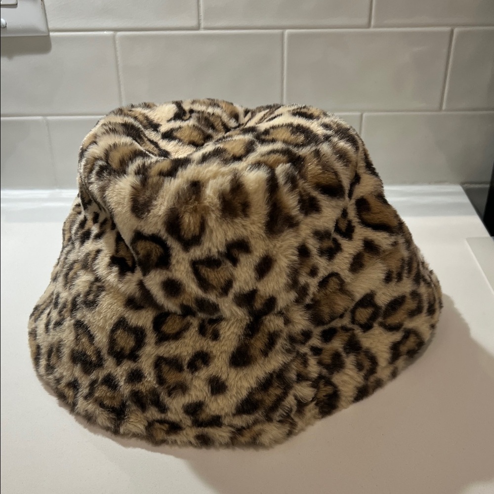 NWOT H&M Leopard Print Faux Fur Bucket Hat